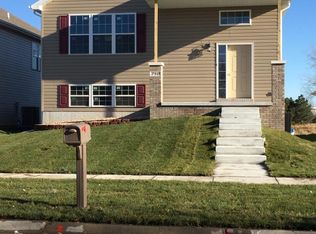 710 Lamont Dr, Lincoln, NE 68528