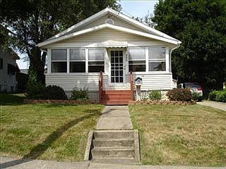 5th image of 590 Lloyd St