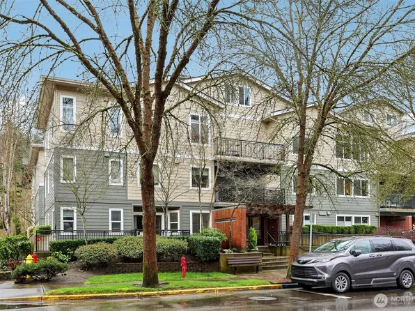 7912 170th Avenue NE #304, Redmond, WA 98052