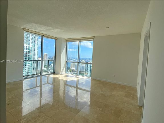 4th image of 1060 Brickell Ave APT 3901