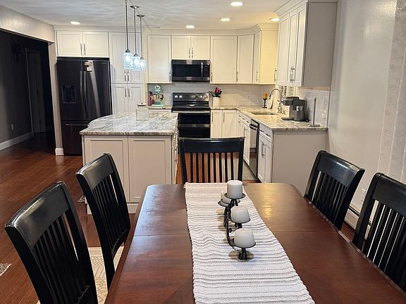 5th image of 10 Radcliff Ln