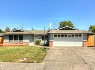 620 Golf View Dr, Medford, OR 97504