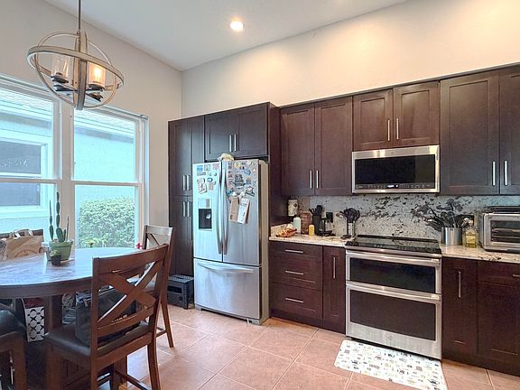 3rd image of 3497 Foxcroft Cir