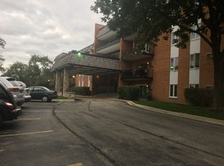4225 Saratoga Ave APT 105B, Downers Grove, IL 60515