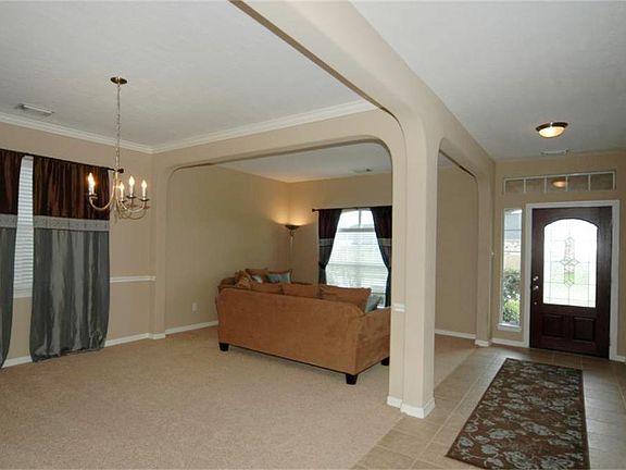 4th image of 523 Burham Ln