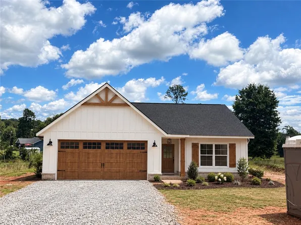 505 Rectory Dr, Seneca, SC 29678