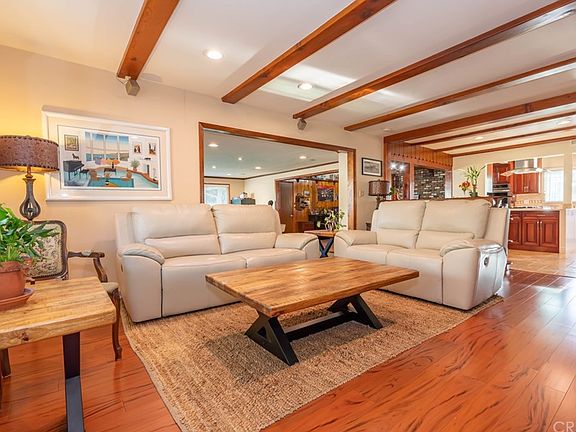 5th image of 13720 Glenoaks Blvd