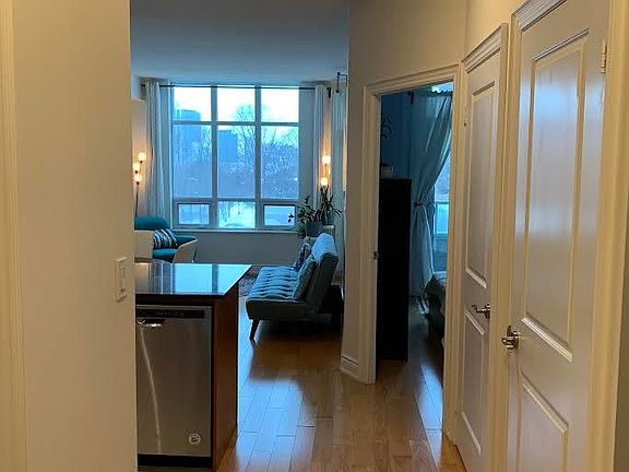 2nd image of 10 Bloorview Pl #311