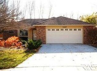 1127 E Plum Creek Cir, Sioux Falls, SD 57105