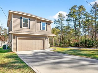 15678 Holly Dr, Montgomery, TX 77356