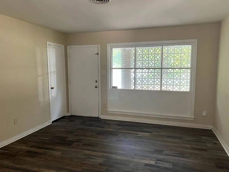 1450 Morlee Dr E — Photo 11