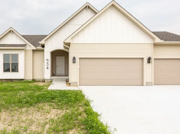 934 Wild Oak Dr, Huxley, IA 50124