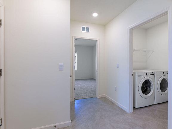5th image of 2525 SW Westfield St