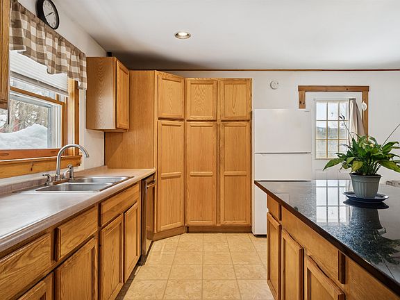 5th image of 9 Cherry Hill Road