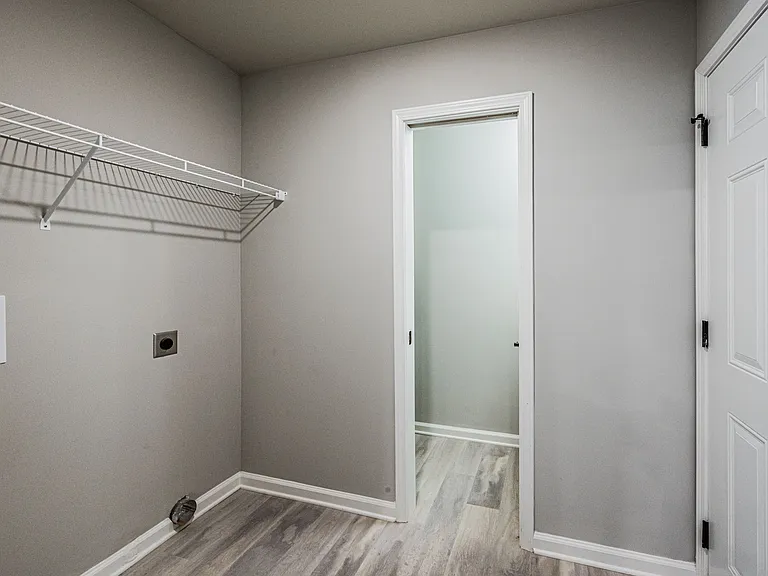 245 Whispering Hills Blvd — Photo 4