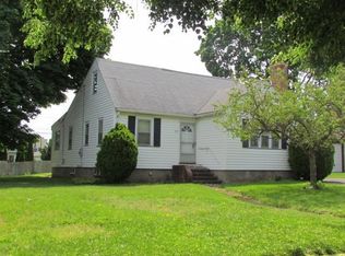 52 Cabot Rd, Rochester, NY 14626