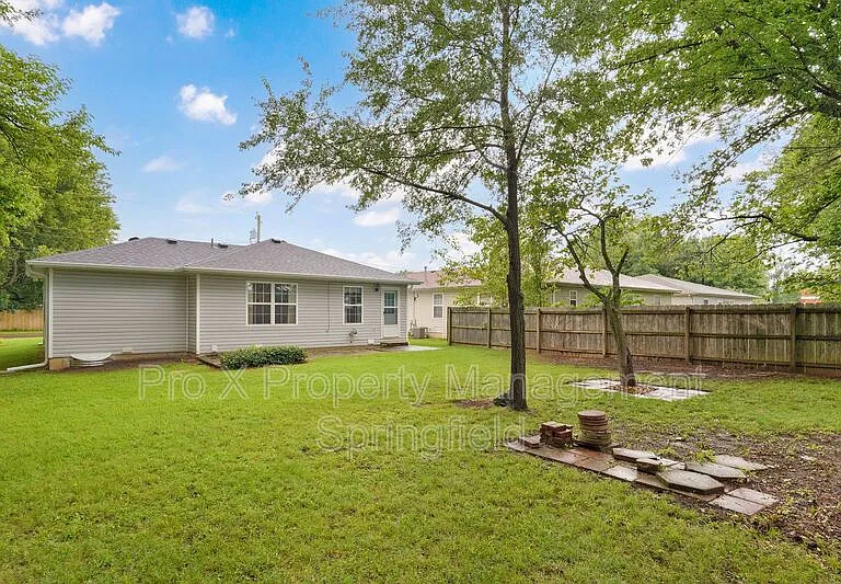 3119 W Water St — Photo 15