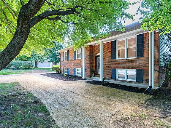 4th image of 2226 Fairview Dr