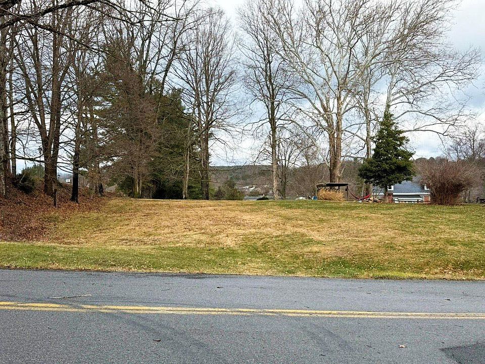 1st image of Highland Dr