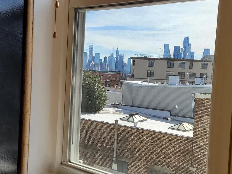 102 Maple St #3 — Photo 8