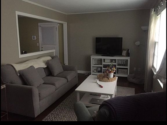 2nd image of 6118 Buena Vista St