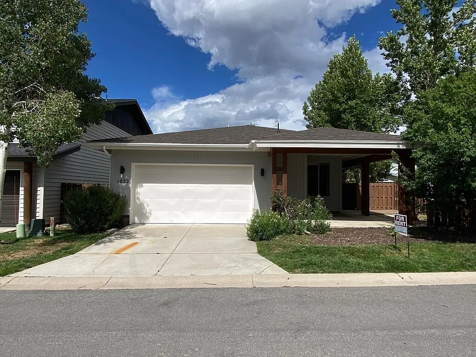 1032 Lincoln Ln