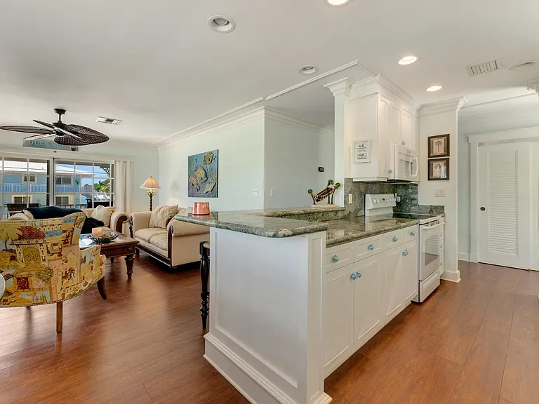 235 W Seaview Cir — Photo 6