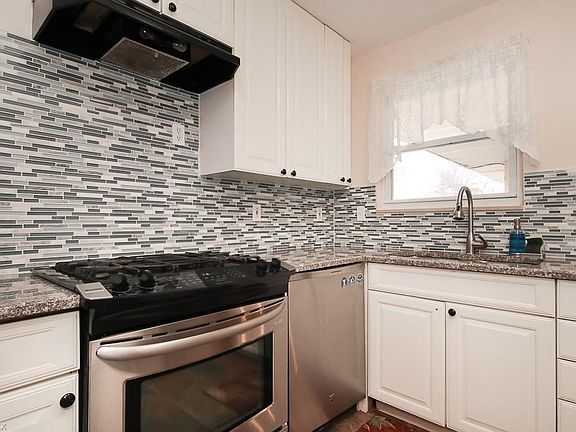 3rd image of 459 Steven Blvd