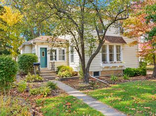 629 N Madison St, Woodstock, IL 60098
