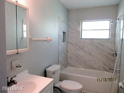 5th image of 5931 Crestmont St