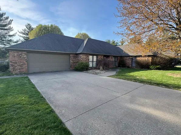 1602 S Eugene Ln, Marion, IL 62959