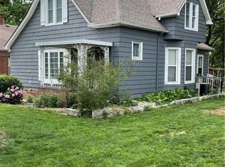 1424 W Short Ave, Independence, MO 64050