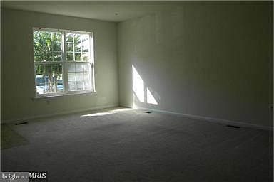 4th image of 3753 Bedford Dr