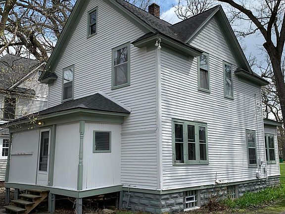2nd image of 430 Park Pl