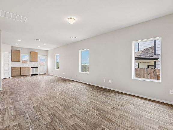 5th image of 2702 Derwent Dr