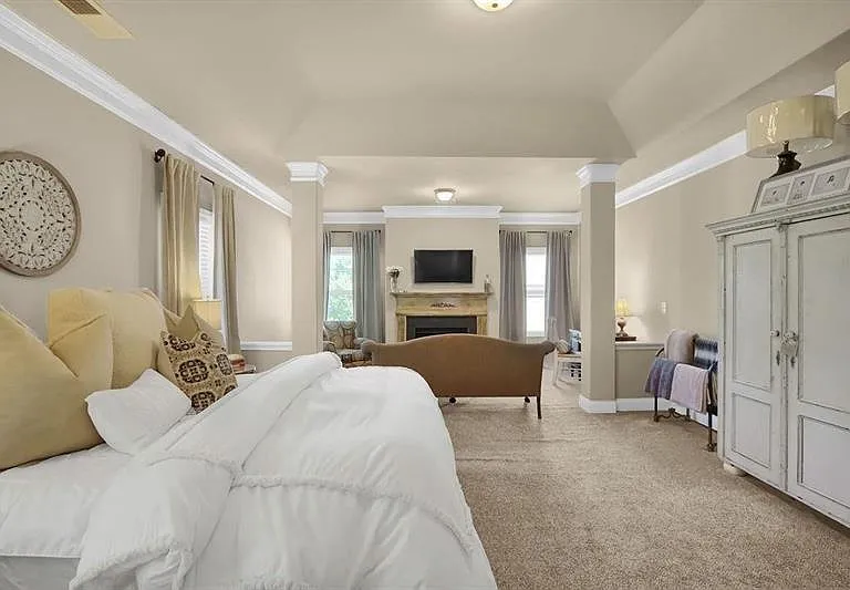 4960 Wilshire Xing — Photo 15