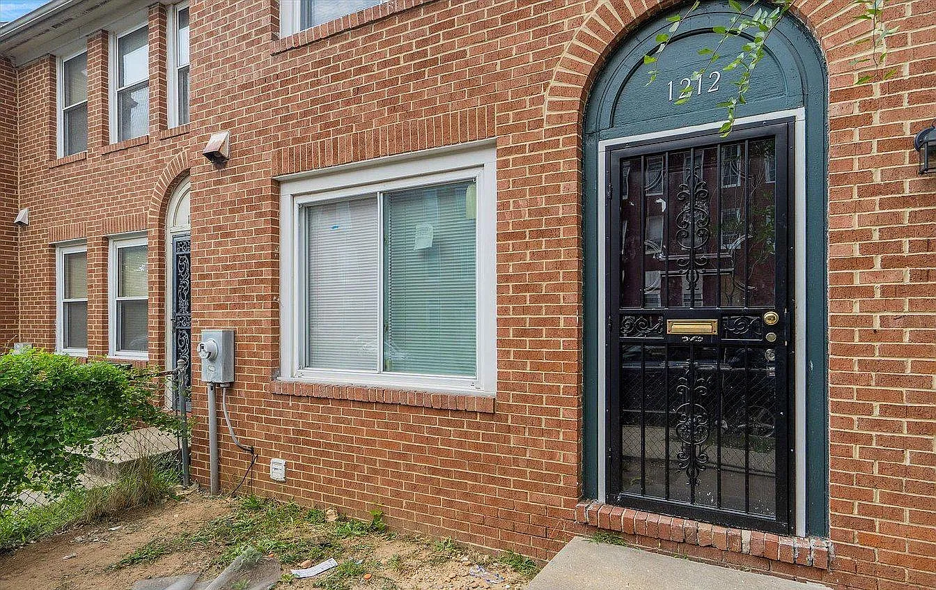 4 bed, 1728 sqft, $2,100 — Photo 3