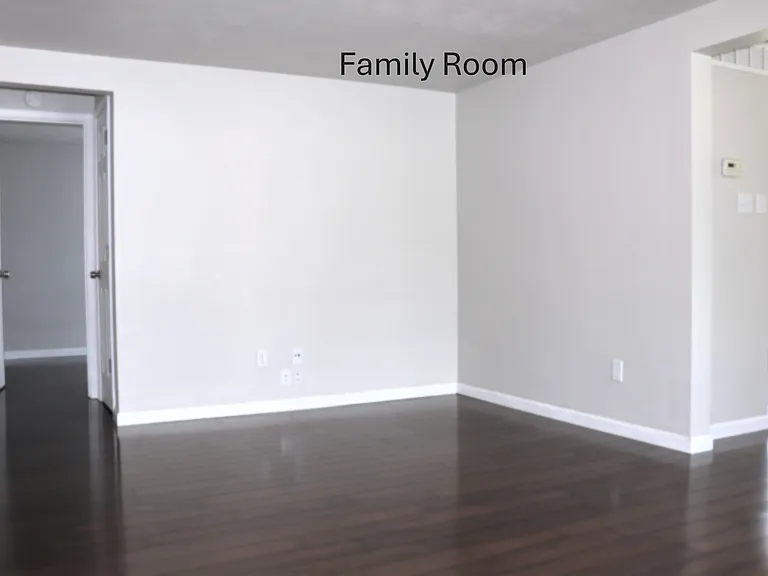 60 Plum Tree Dr — Photo 2