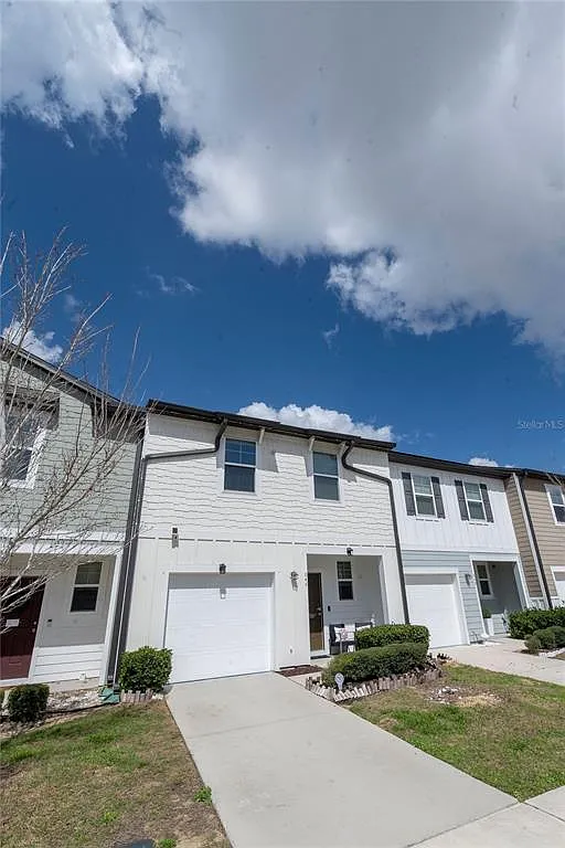 3 bed, 2.5 bath, 1404 sqft, $1,800 — Photo 4
