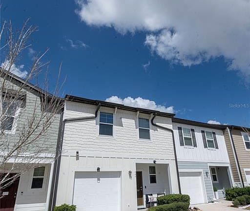2nd image of 844 GRANDIN STREET