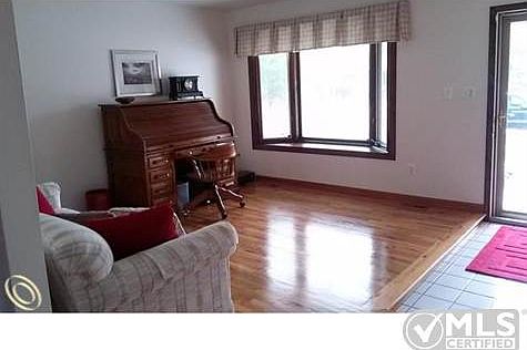 linving room.jpg
