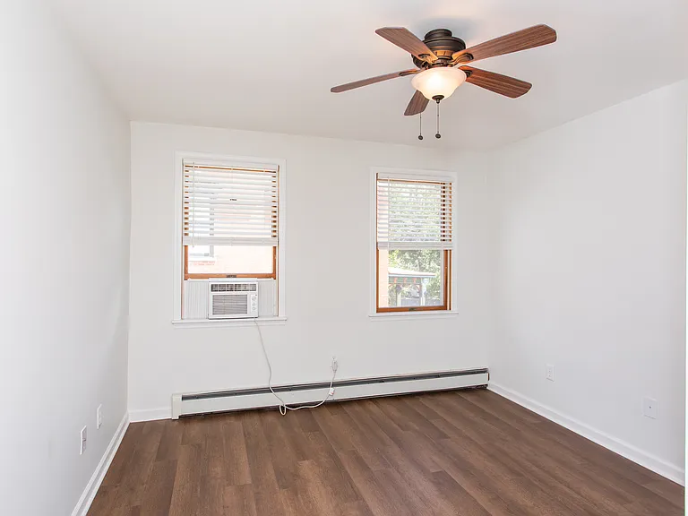 105 Van Dam St — Photo 12