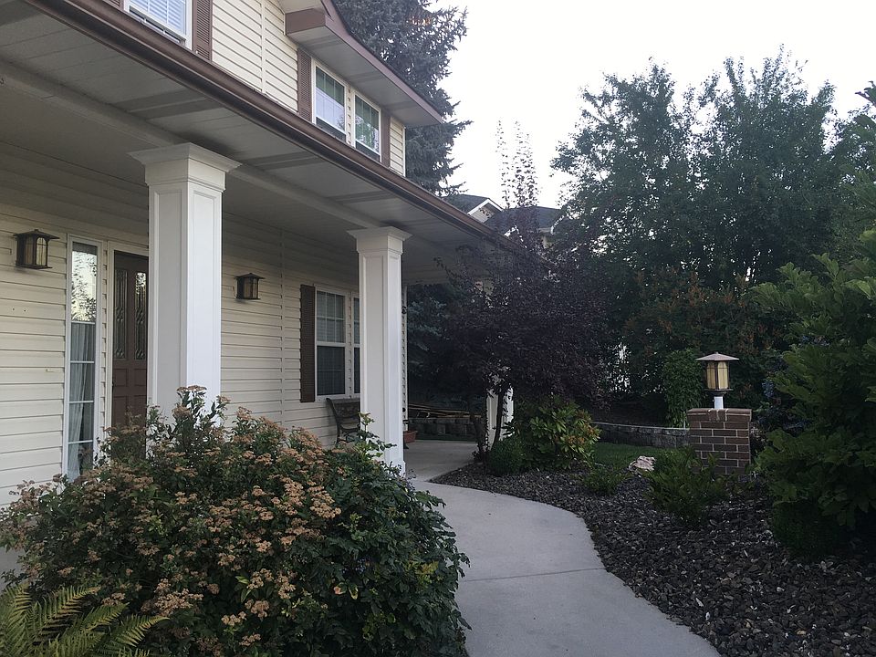 2nd image of 1901 SE 3rd Way