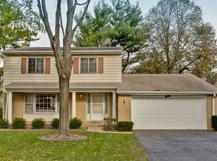 322 Park Ln, Lake Bluff, IL 60044