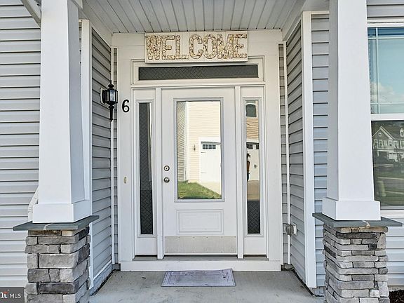 3rd image of 6 Scarborough Ln #T202h