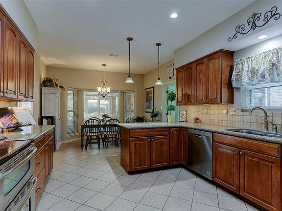 4th image of 12811 Ivyforest Dr