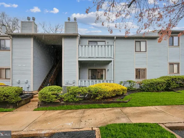 1907 Woodhollow Dr, Marlton, NJ 08053