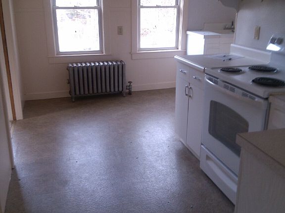 4th image of 15 Cherry Street Ct