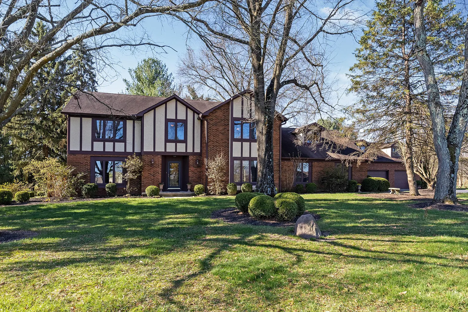 4587 Ravine Dr photo 1