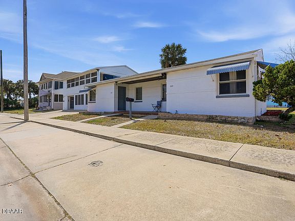 2nd image of 200 S Oleander Ave
